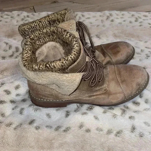 Women’s Cliffs by White Mountain Boots - Picture 3 of 5